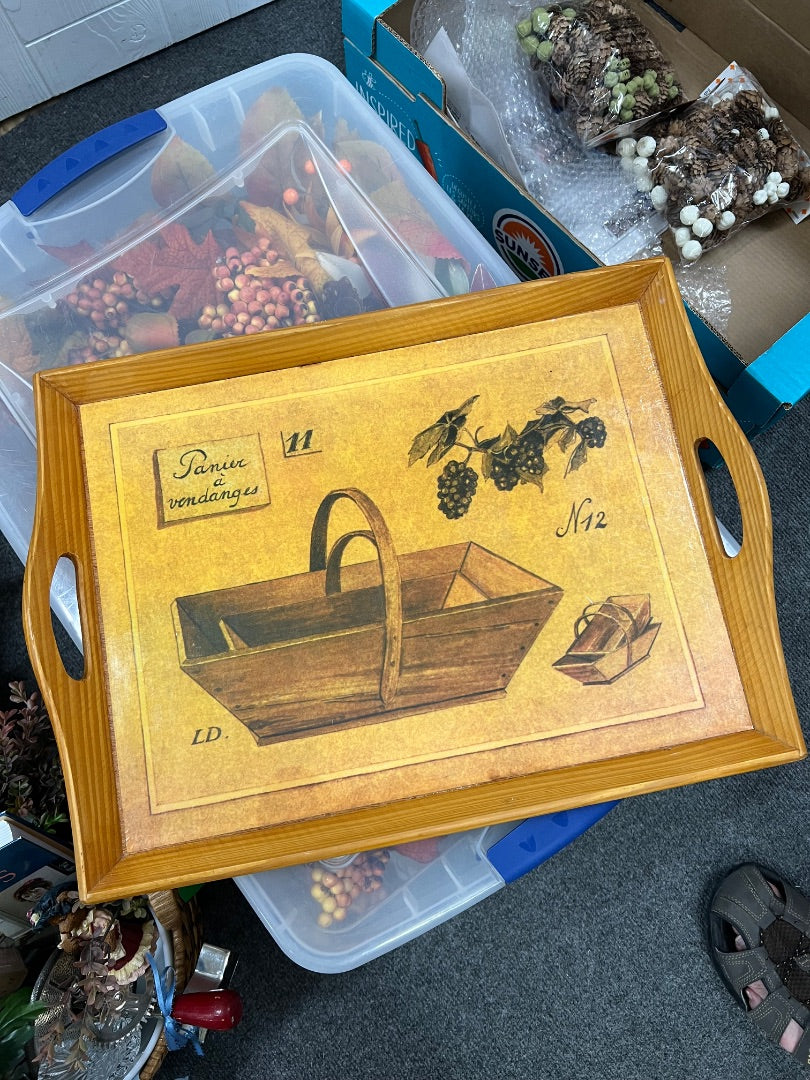 Serving tray