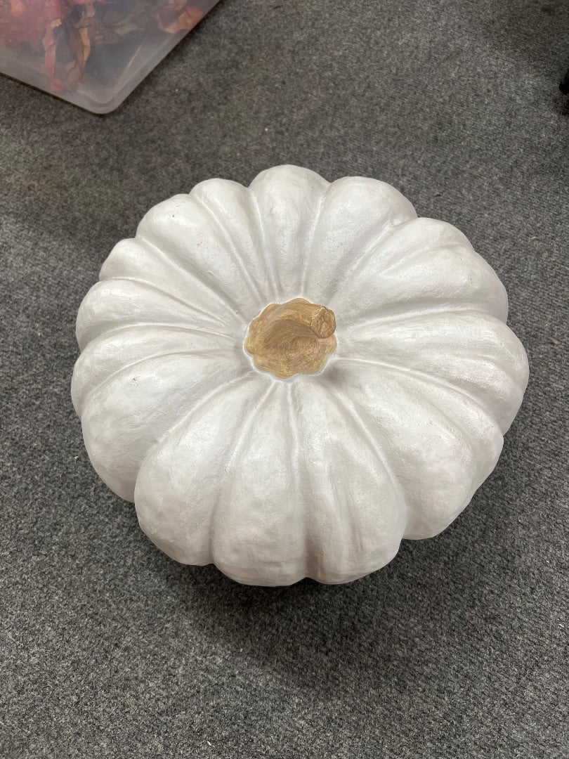 Lg White Pumpkin
