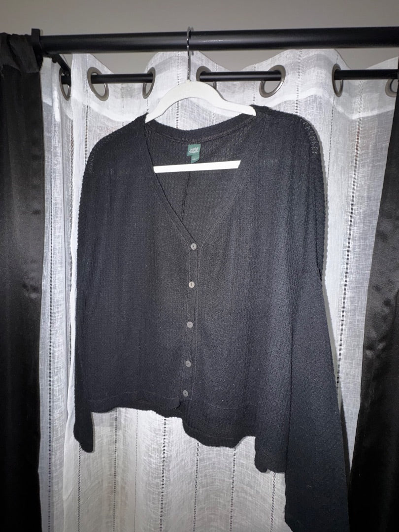 Black Wild fable Long sleeve cropped, worn twice, L