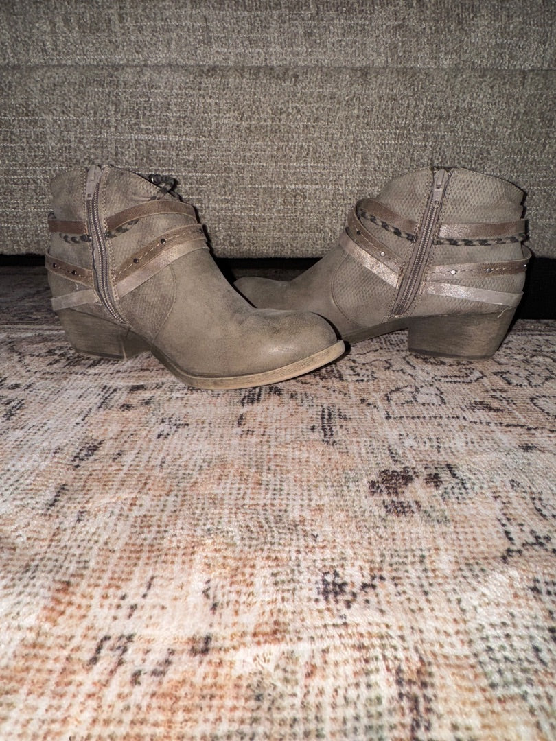 Gray N/A Shoes, worn, 9