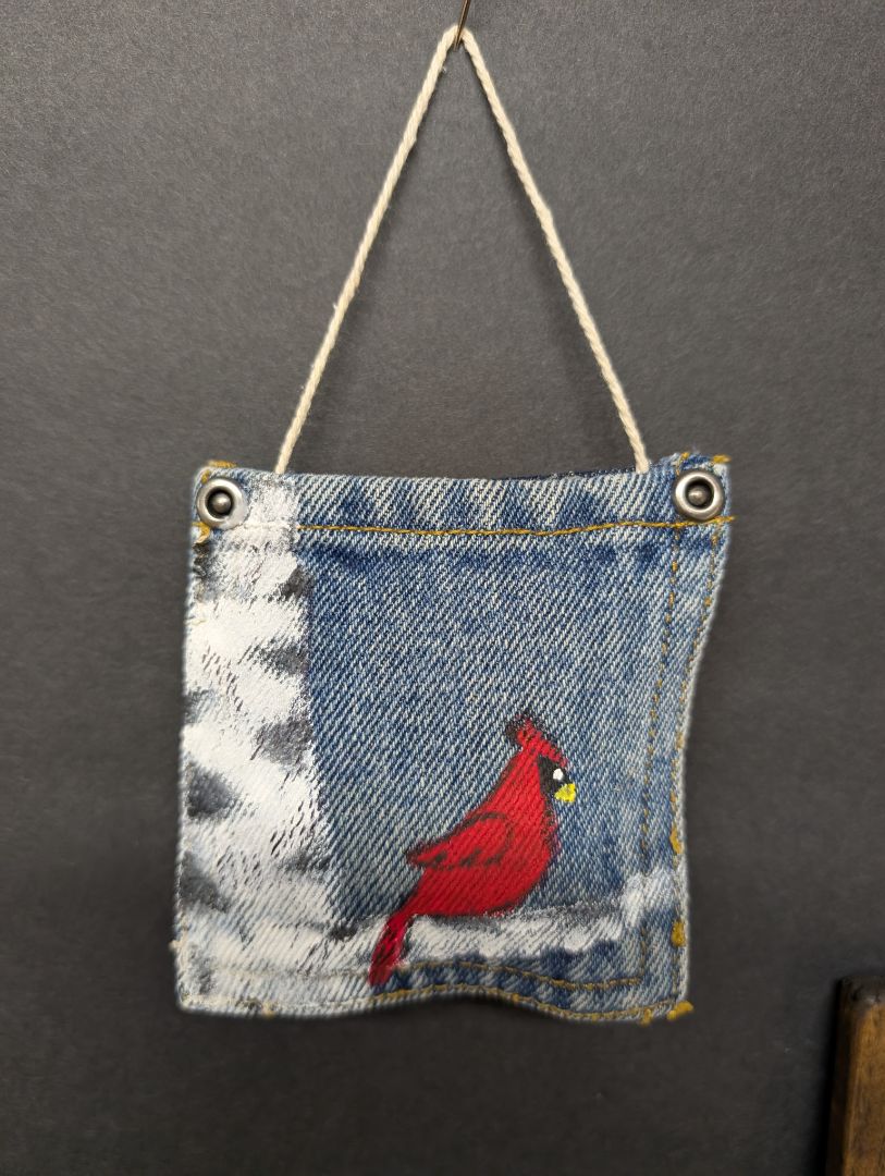 Cardinal ornament big tree