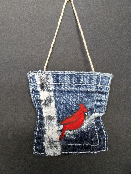 Cardinal ornament middle tree