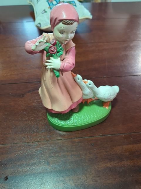 Girl with geese, Found & Formed
