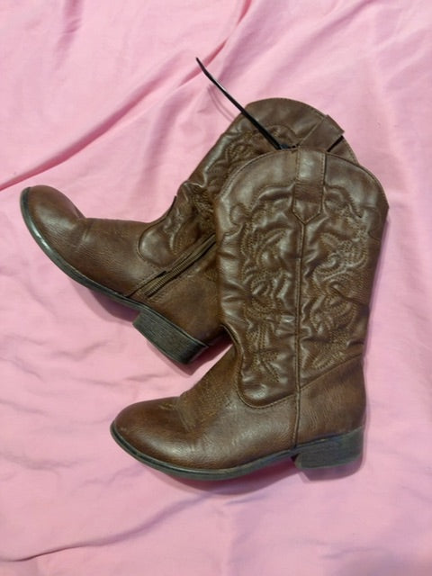 Brown Target Girls Brown boots, Girls 13
