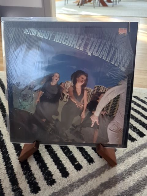 Vinyl Getting ready Michael Quattro