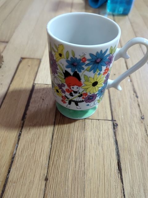 Flower girl mug