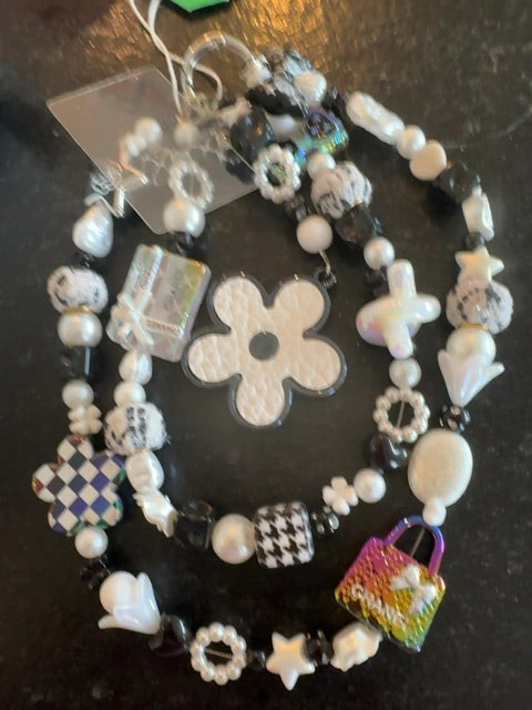Medium charm Grace's bead Shop,Silver, Grace's bead Shop