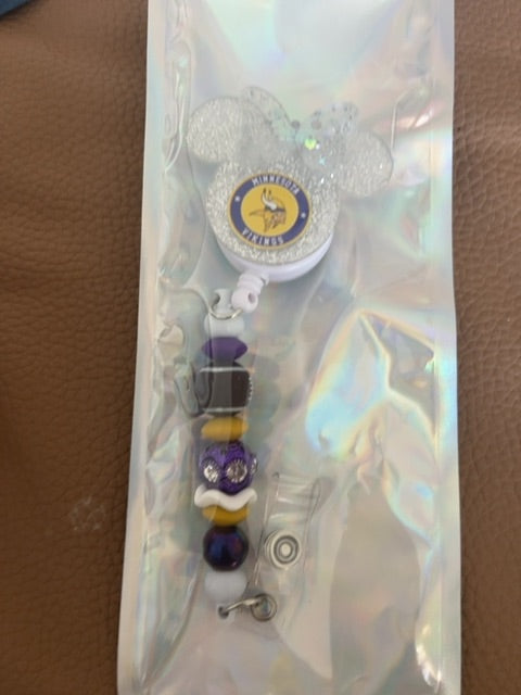 Acrylic Badge Reel with Beads Grace's bead Shop