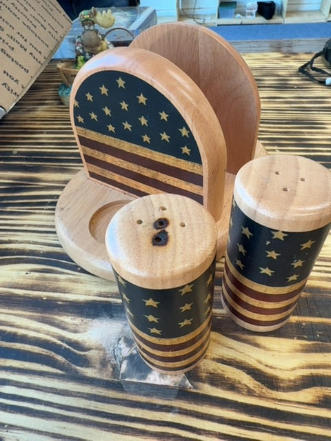 Salt & Pepper-Napkin holder