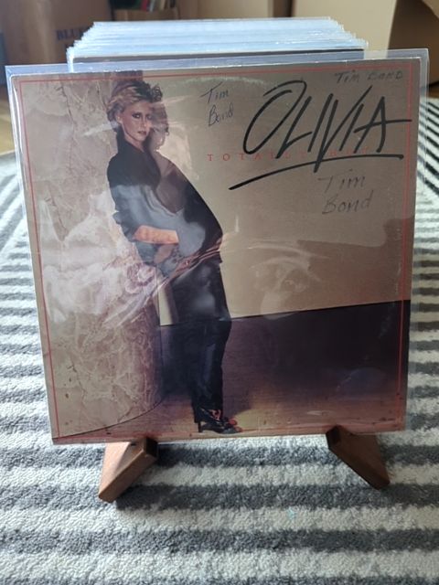 Vinyl Olivia Totally Hot