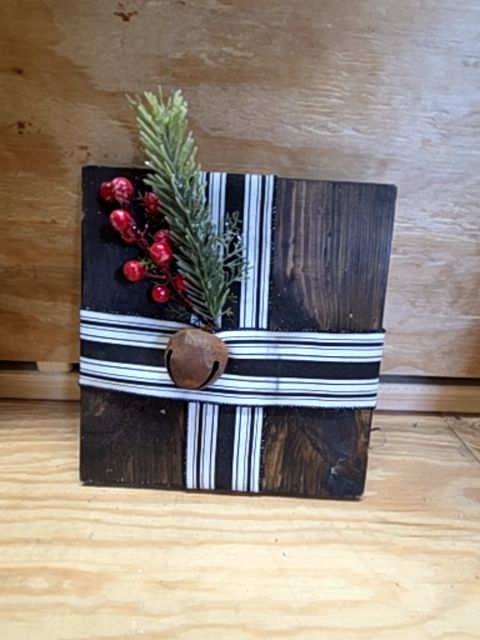 Small Town Shop Espresson Wooden Present Leaner
