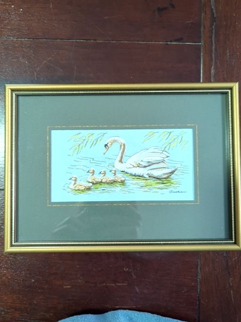 Can stitch silk swans