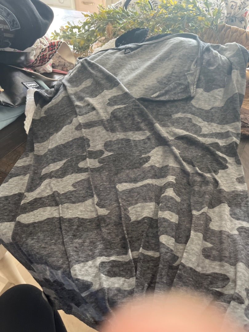Camo Lucky Brand Top, M