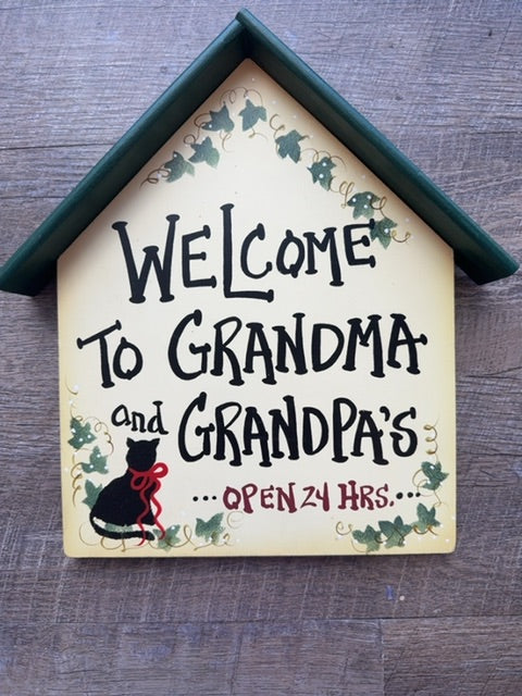 Wooden sign Welcome to grandma & grandpas