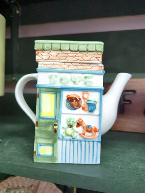 Store Tea Pot