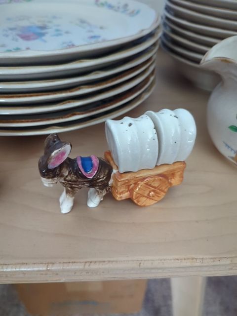 Donkey and covered wagon, salt and pepper shaker