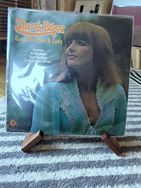 Vinyl Sherry Bryce treat me like a lady