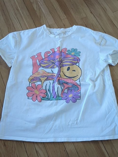 Modern Clothing Hello mushroom t shirt, S