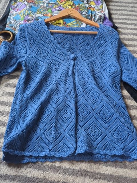 Blue knit top, M