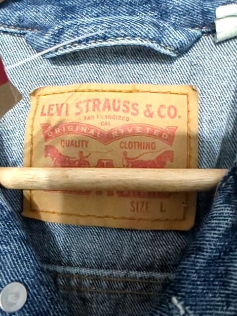 Modern Clothing NWT Levis Jean Jacket, L