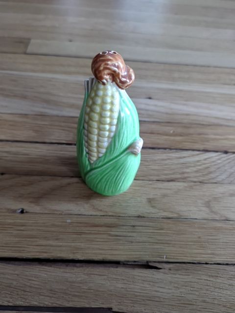 Corn shaker
