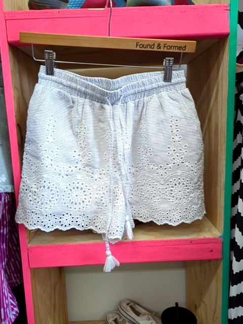 Modern Clothing Shorts, S