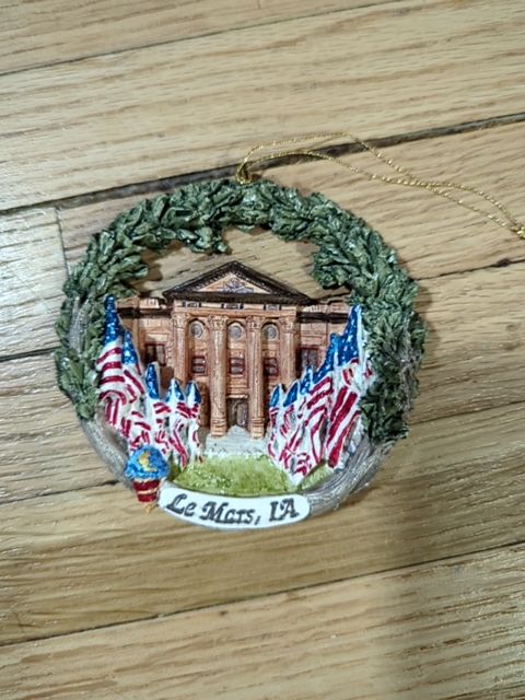 Lamar's ornament courthouse