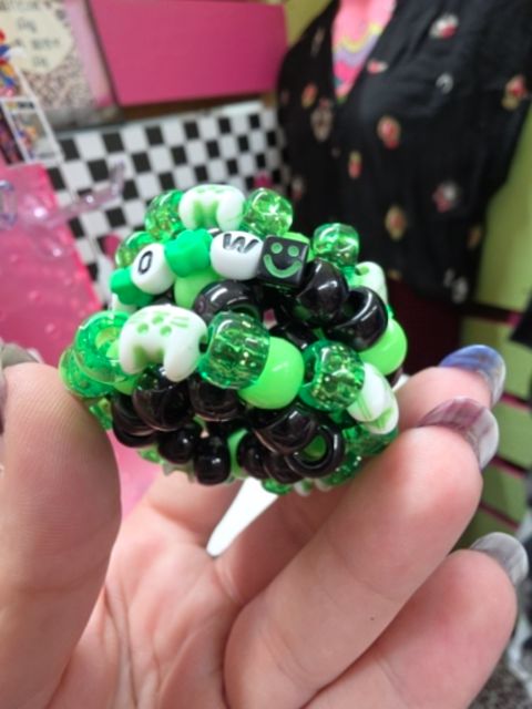Handmade fidget rotating finger cuff