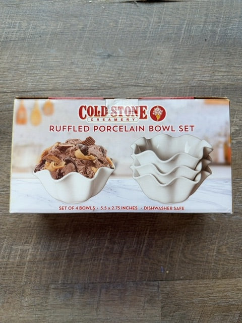 New in box Ruffle porcelain bowl set