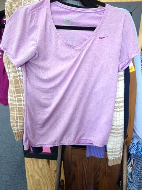 Modern Clothing Nike t, L