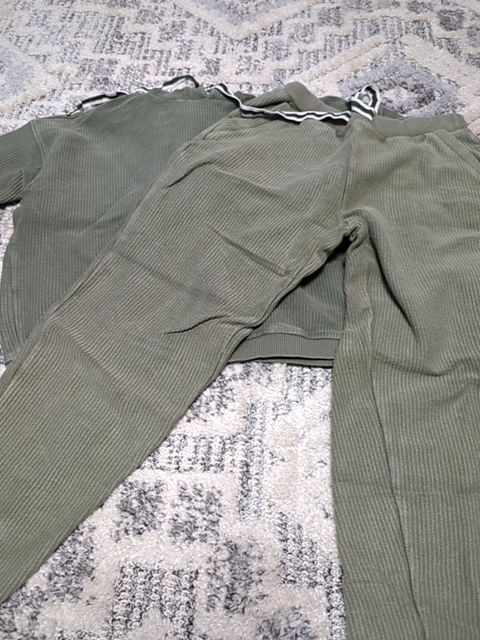 Modern Clothing Green Aerie Set