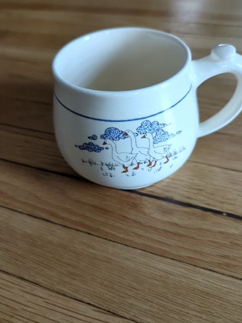 Goose teacup