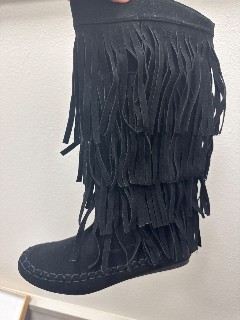 Black YOKI NWT boots, 9