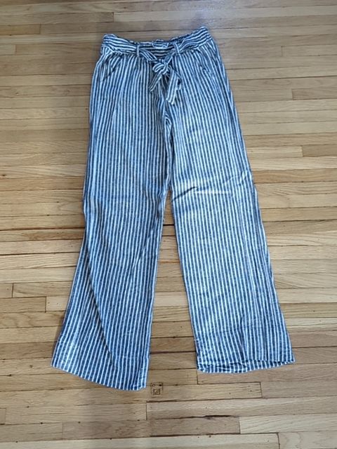 Modern Clothing Gray stripe linen pants, M
