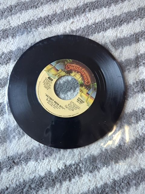 Vinyl Kiss Detroit Rock City 45