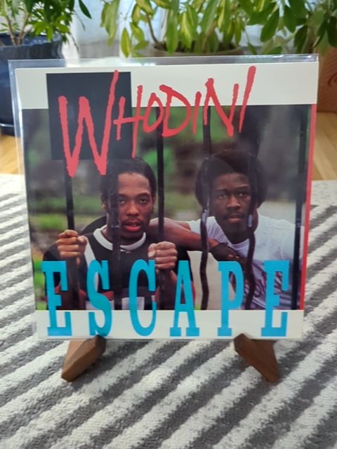 Vinyl Houdini escape