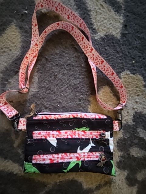 Black sharks Lilac Lakes 3 pocket bag
