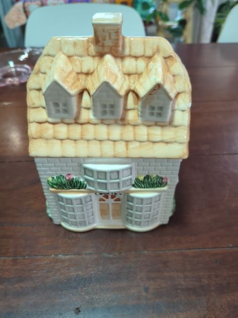 House cookie jar, Found & Formed