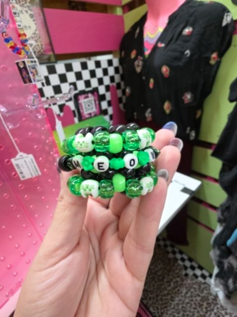 Handmade fidget rotating finger cuff