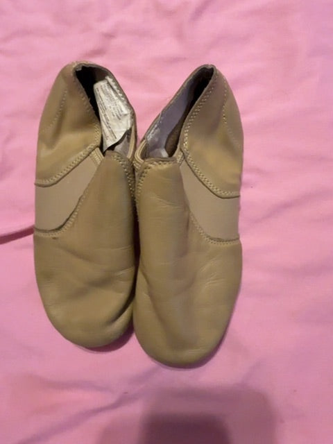 Tan Revolution Girl’s Jazz shoes, Kids size 11 or 12