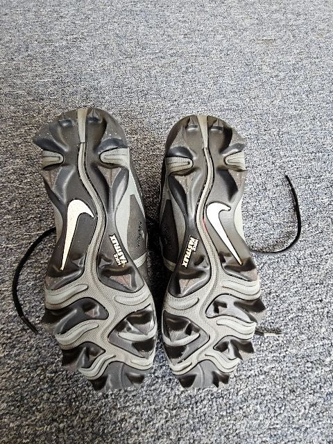Black Nike Mens shoes, 7.5