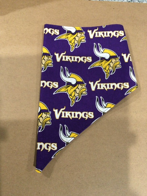 Vikings  Dog bandanna- tied, Medium
