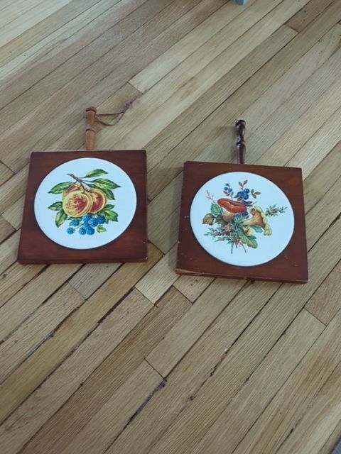 Wood Trivit with design