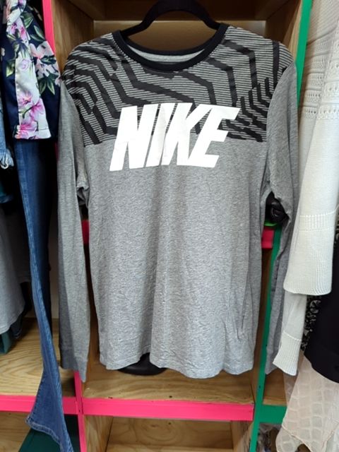 Modern Clothing Nike Long Sleeve T, M