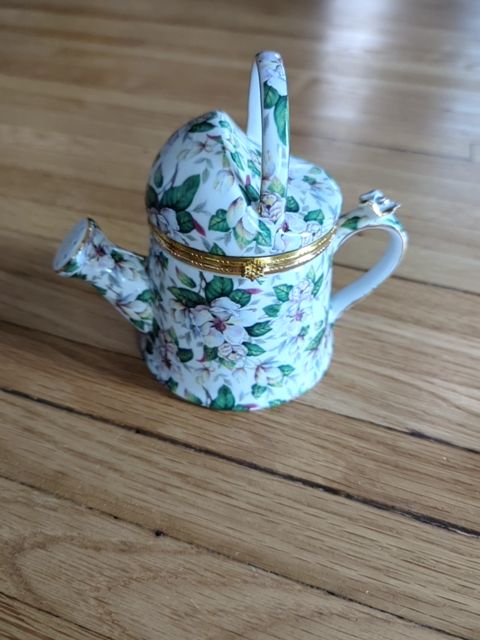 Watering can candle