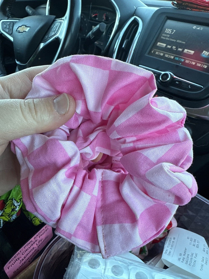 Pink Checkered  Scrunchie, Scrunchie