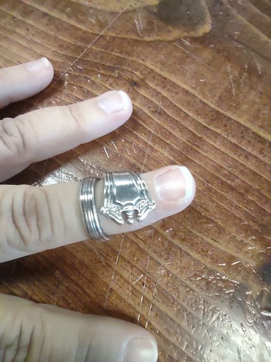Ring cut out end